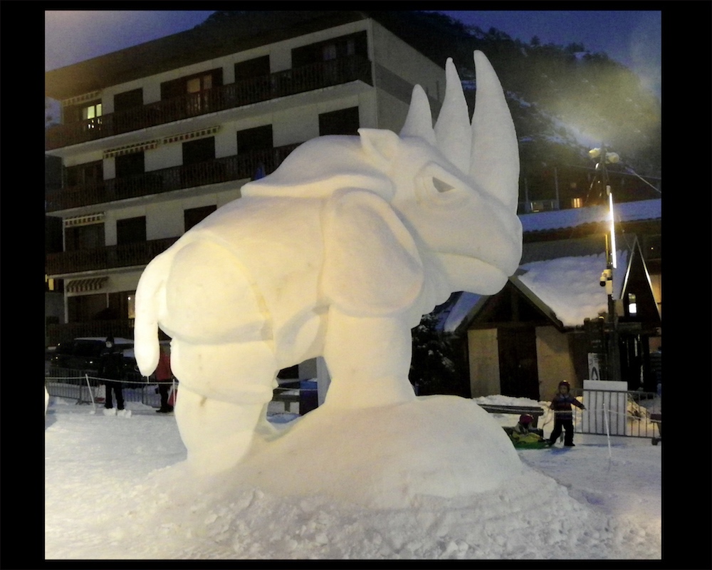 03 Trinoceros sculpture neige Desca