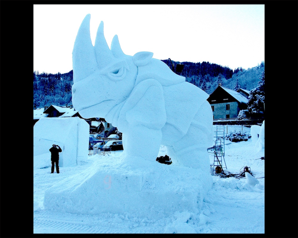 13 Trinoceros sculpture neige Desca